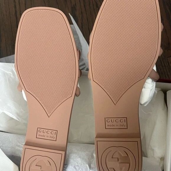 Gucci Light Beige Interlocking G Slide Sandal - Picture 3 of 3